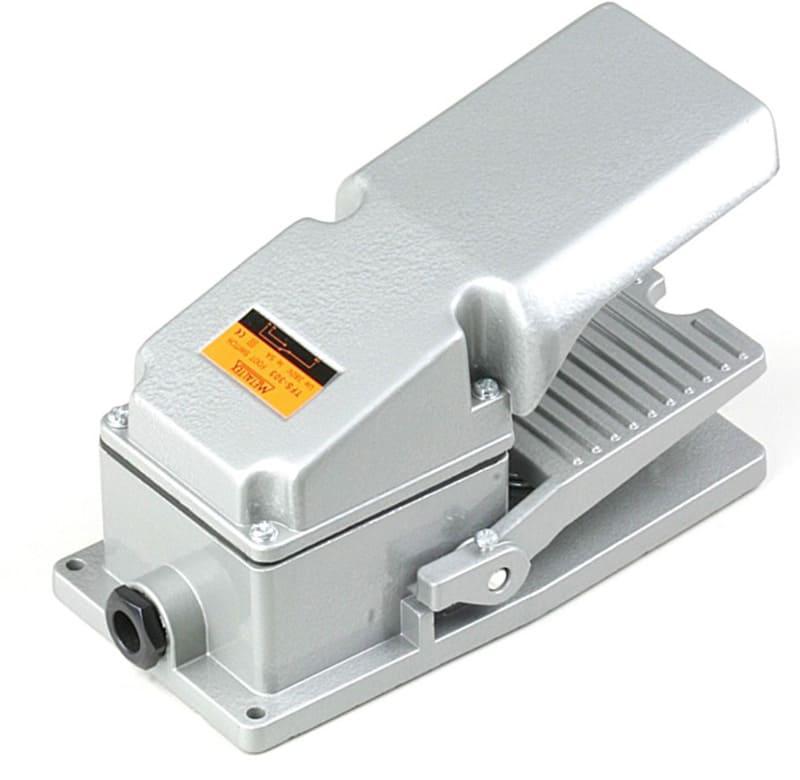 Pedal metálico con protección superior 1 Inversor 15A IP65