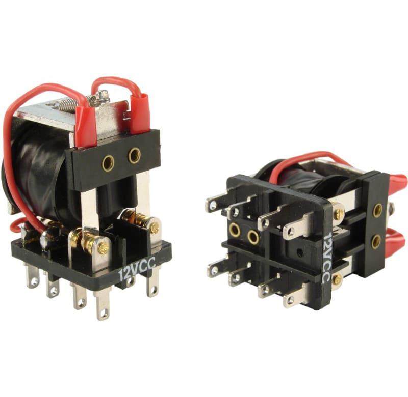 Relé industrial abierto, 2 contactos reversibles, bobina 12VCA, capacidad de 12A, terminal para soldar