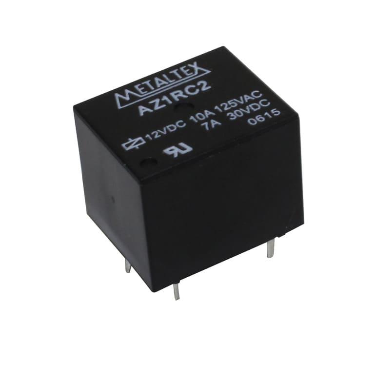 Relé miniatura de potencia, 1 contacto reversible, bobina 12VCC, capacidad de 10A, terminal para CI